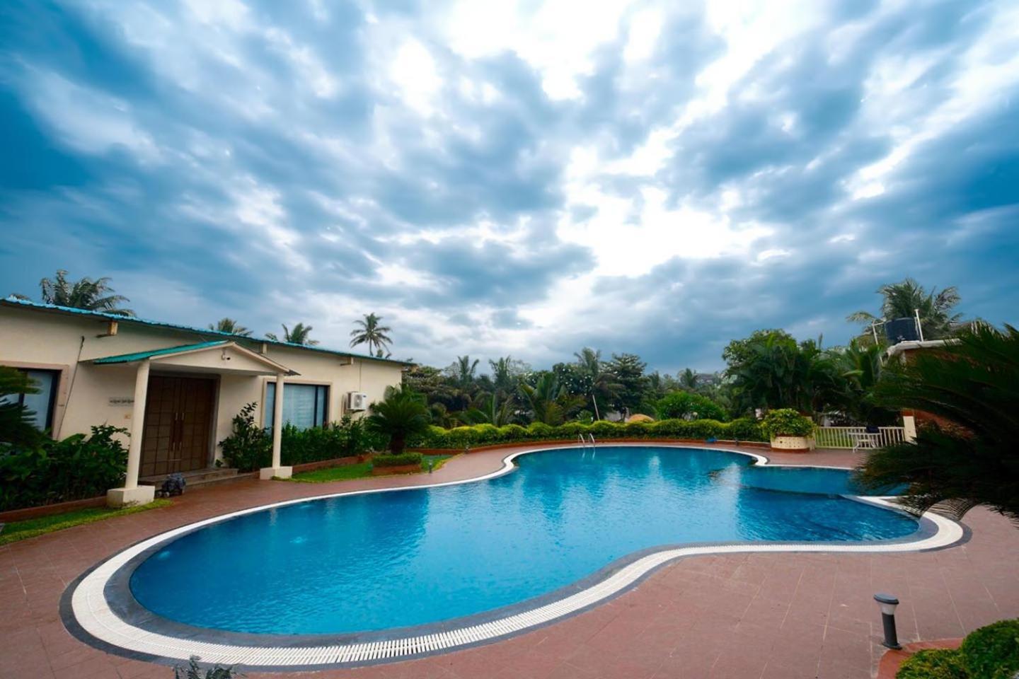 Chanakya Bnr Hotel Puri Ngoại thất bức ảnh